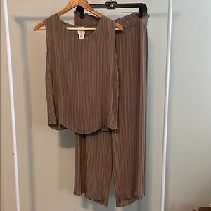 Joie pleated 2-piece set